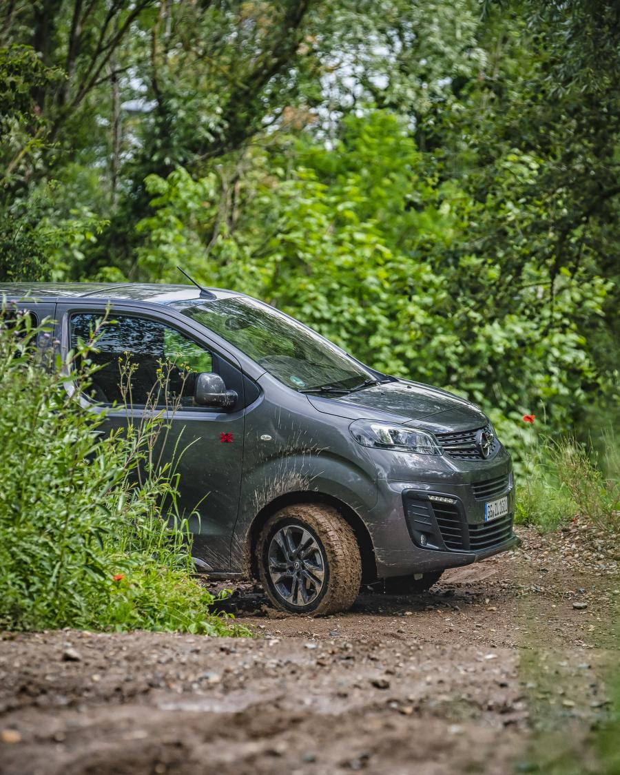  Opel Zafira Life 4x4 2019 года  (фото 11 из 20)